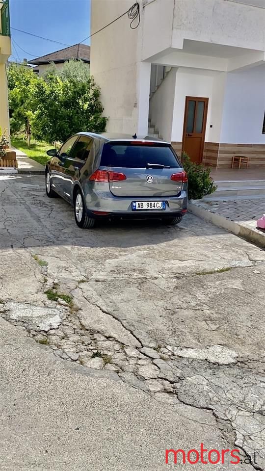 2015' Volkswagen Golf photo #2