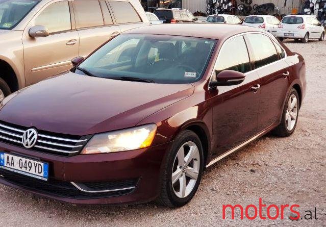 2013' Volkswagen Passat photo #1