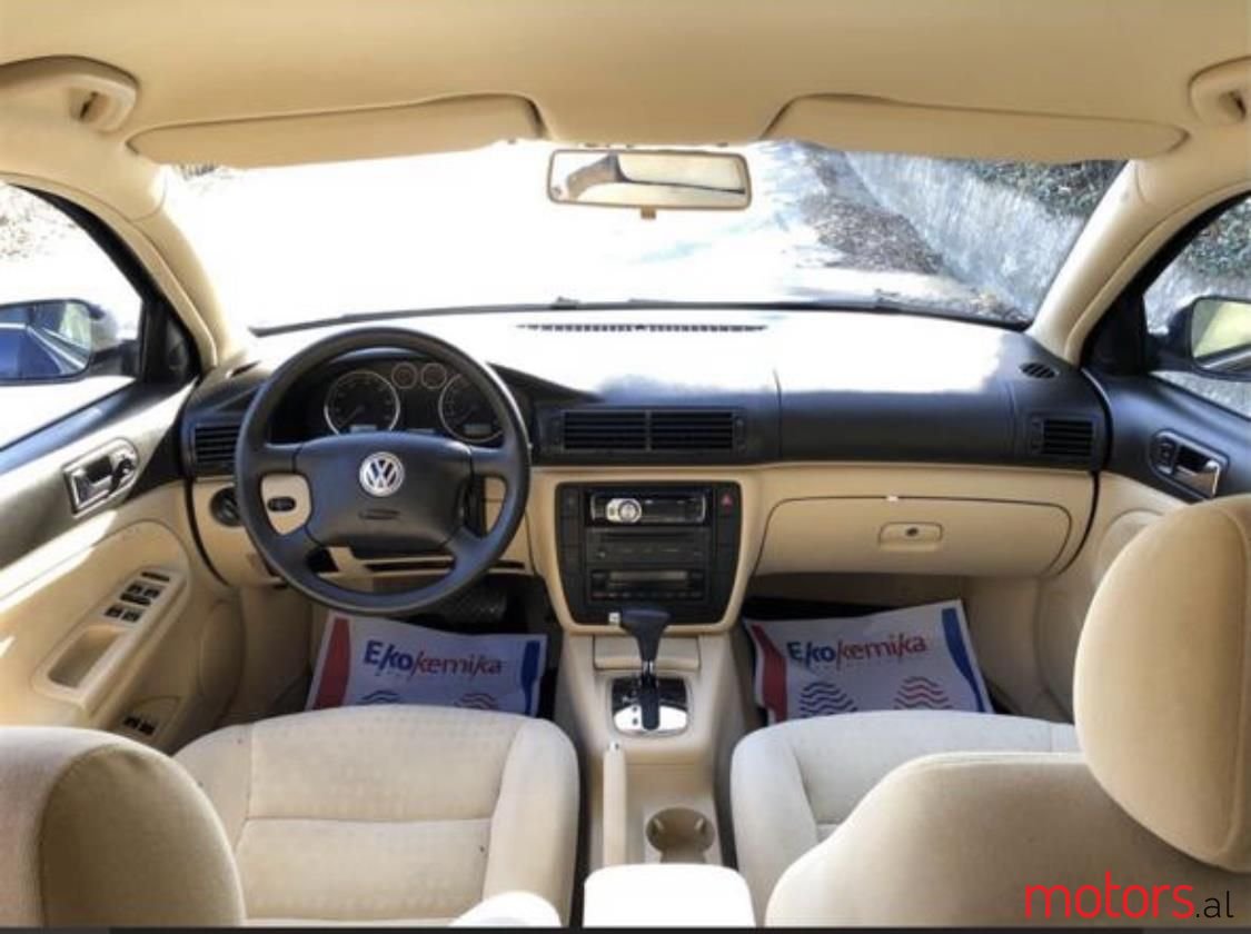 2003' Volkswagen Passat photo #6