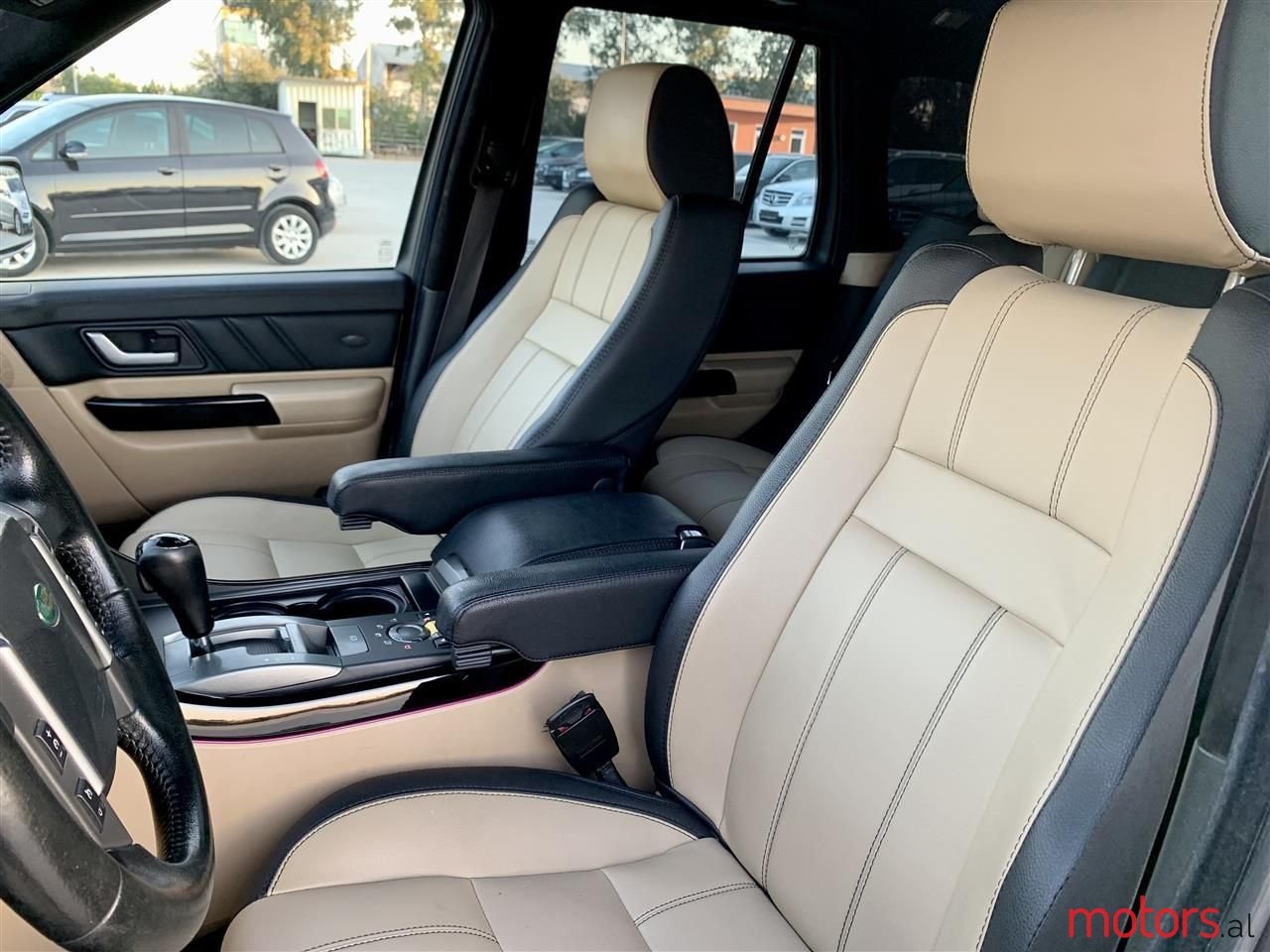 2012' Land Rover Range Rover Sport photo #2