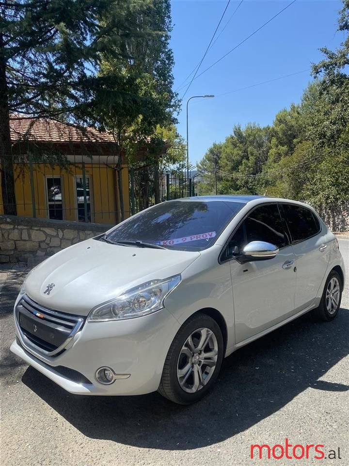 2014' Peugeot 208 photo #6