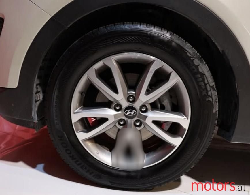 2013' Hyundai Santa Fe photo #6