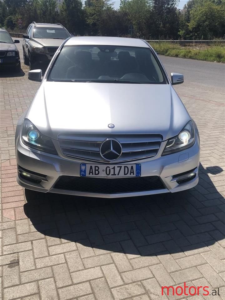 2011' Mercedes-Benz C 220 photo #1