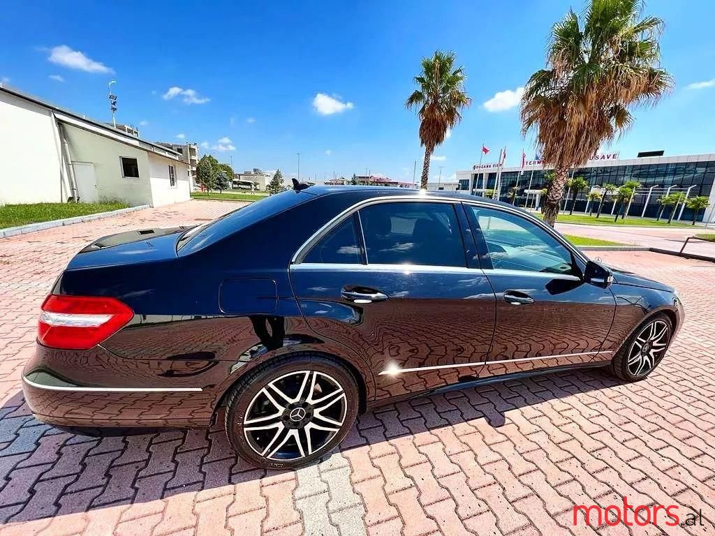 2012' Mercedes-Benz E 350 photo #1