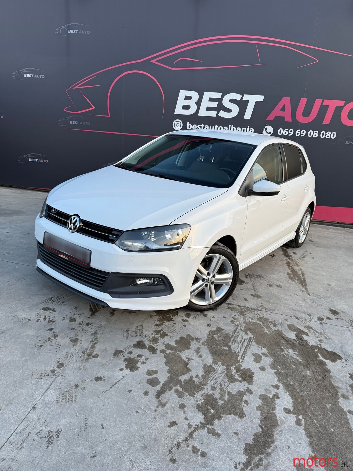 2014' Volkswagen Polo photo #5