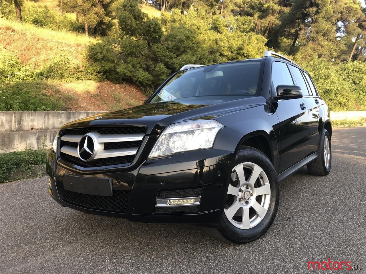 2011' Mercedes-Benz GLK 250 photo #2