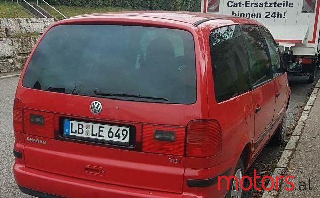 2002' Volkswagen Sharan photo #1