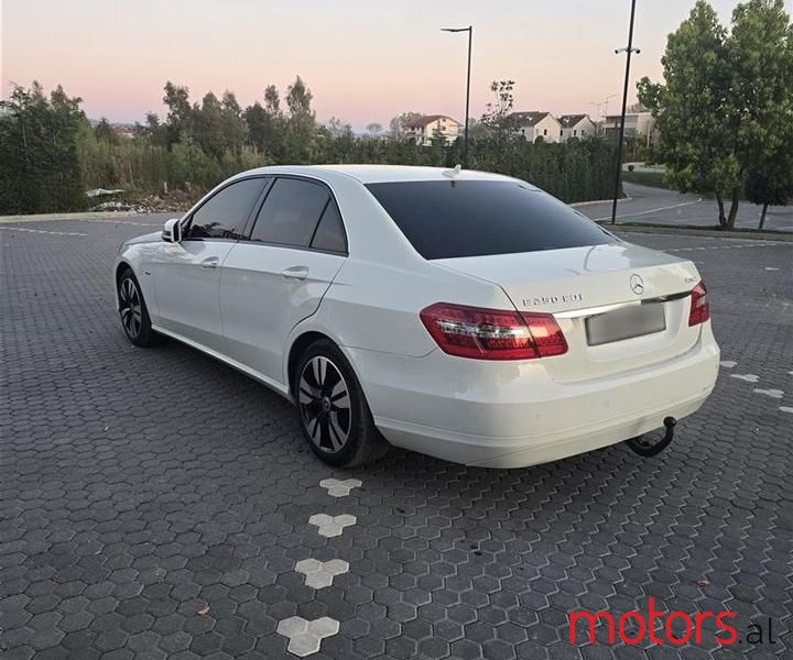 2013' Mercedes-Benz E 250 photo #5