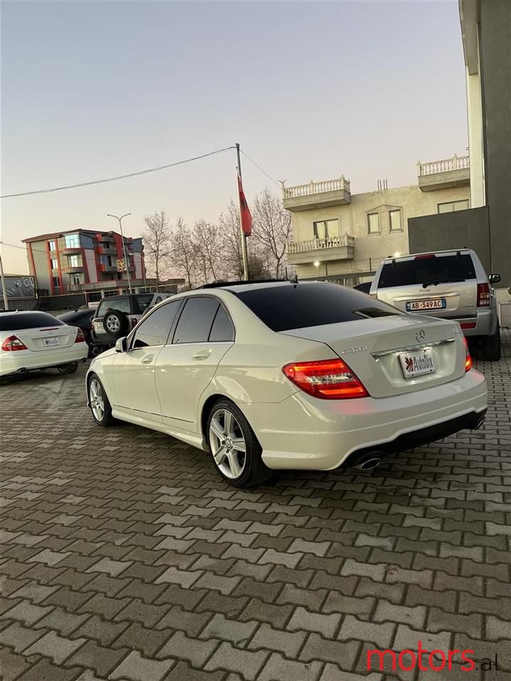 2012' Mercedes-Benz C 300 photo #3