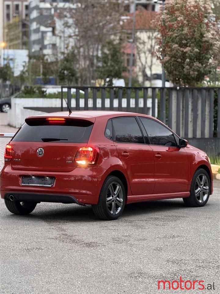 2014' Volkswagen Polo photo #4