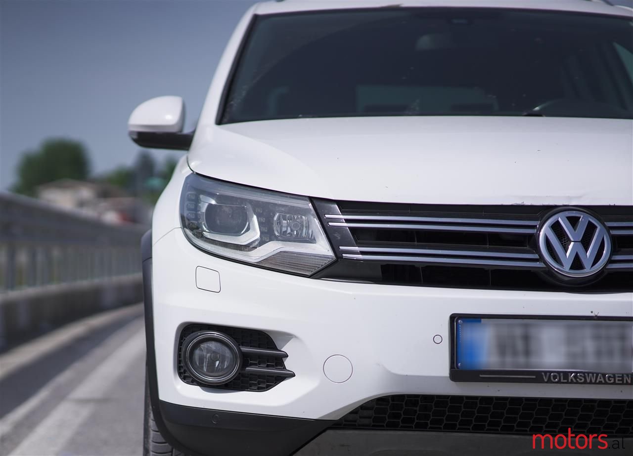 2013' Volkswagen Tiguan photo #2