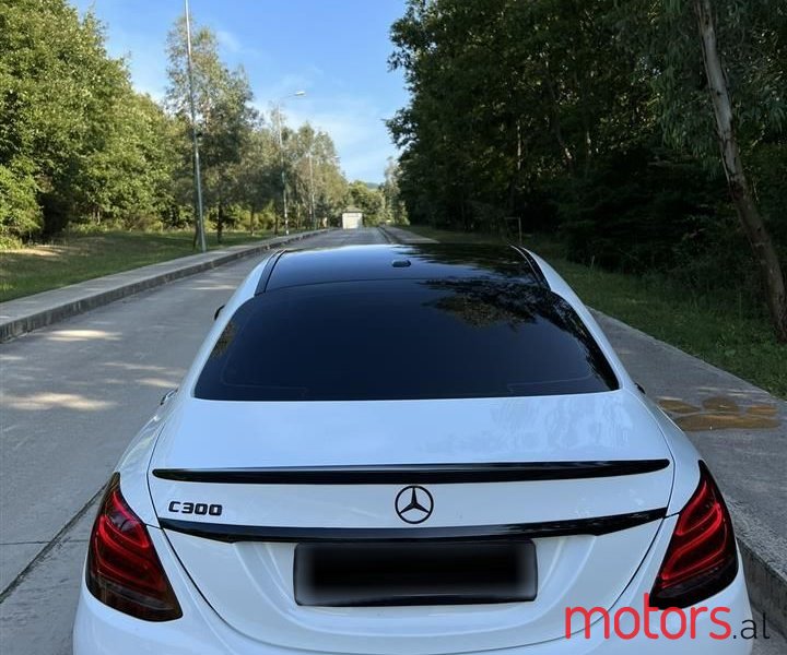 2016' Mercedes-Benz C 300 photo #1