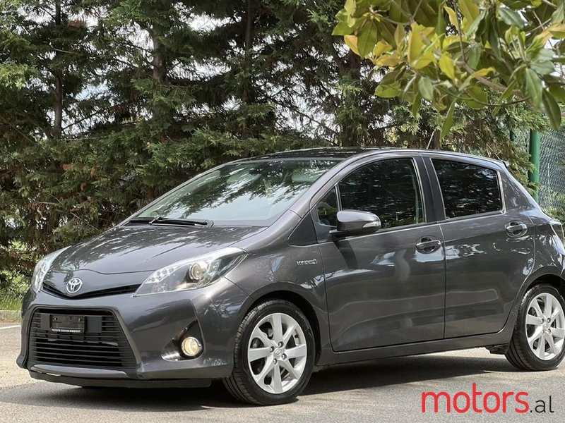 2013' Toyota Yaris photo #1