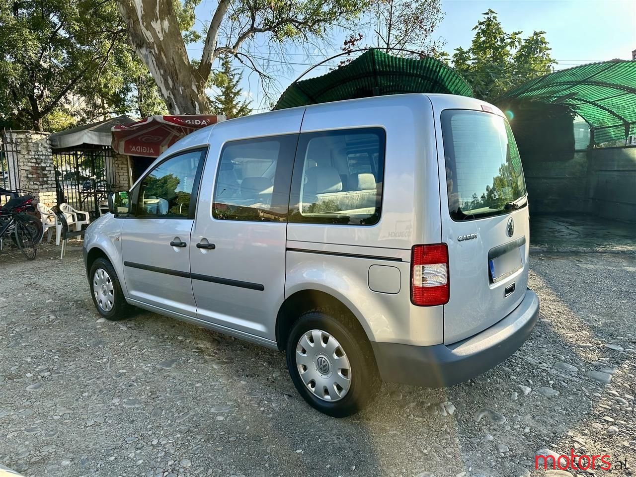 2009' Volkswagen Caddy photo #2
