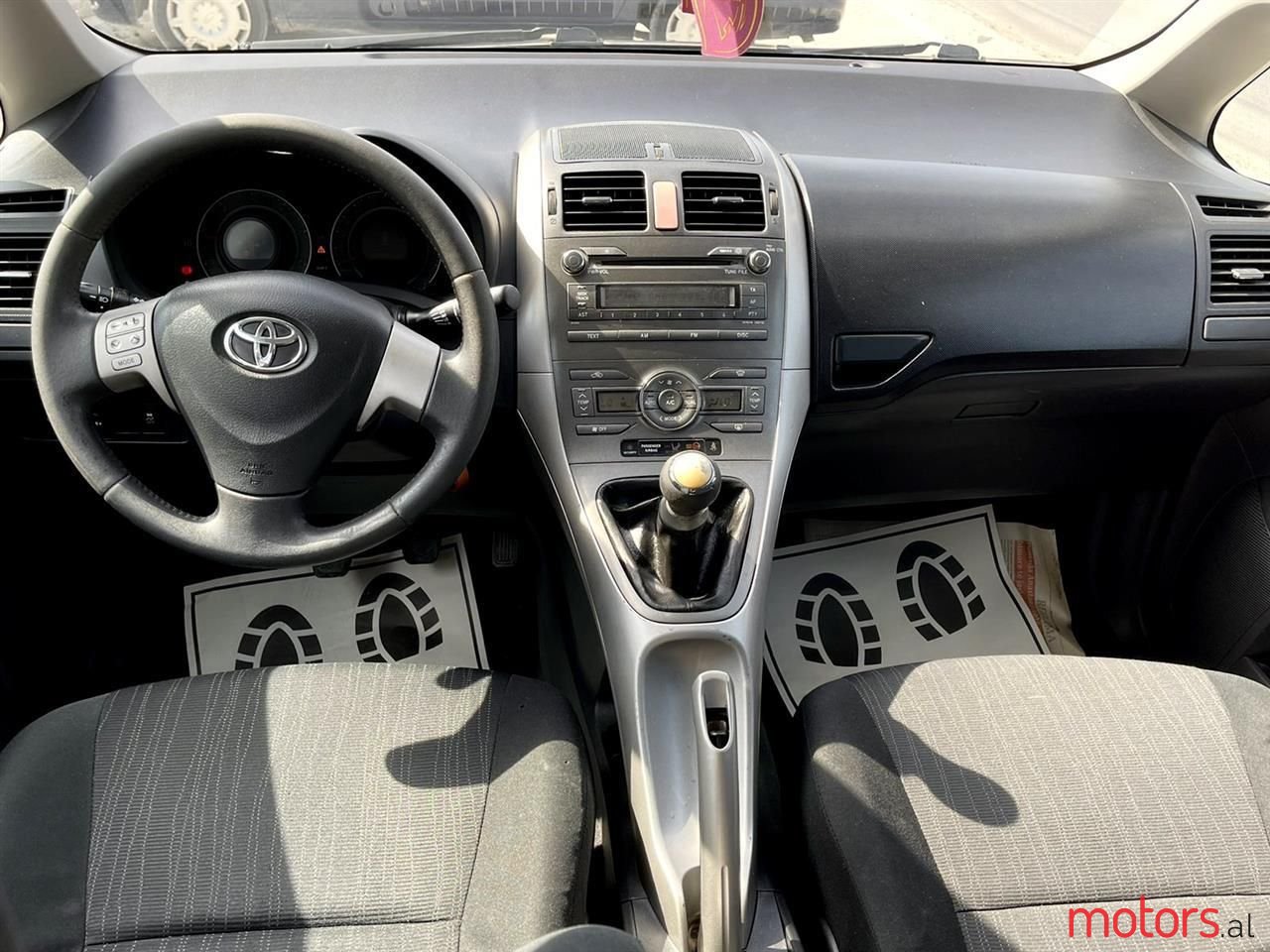 2008' Toyota Auris photo #2