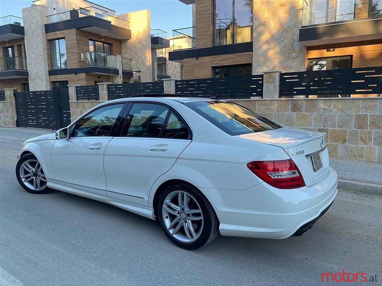 2012' Mercedes-Benz C 300 photo #4
