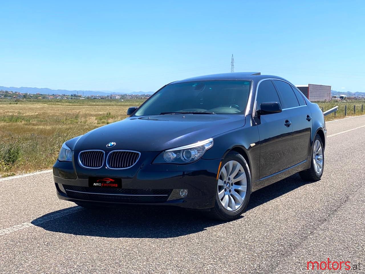 2008' BMW 528 photo #1