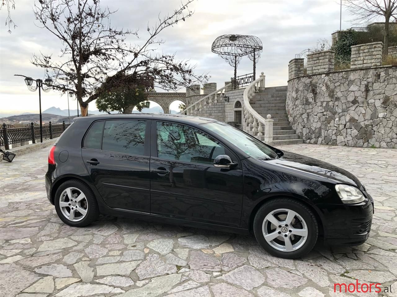 2008' Volkswagen Golf photo #2