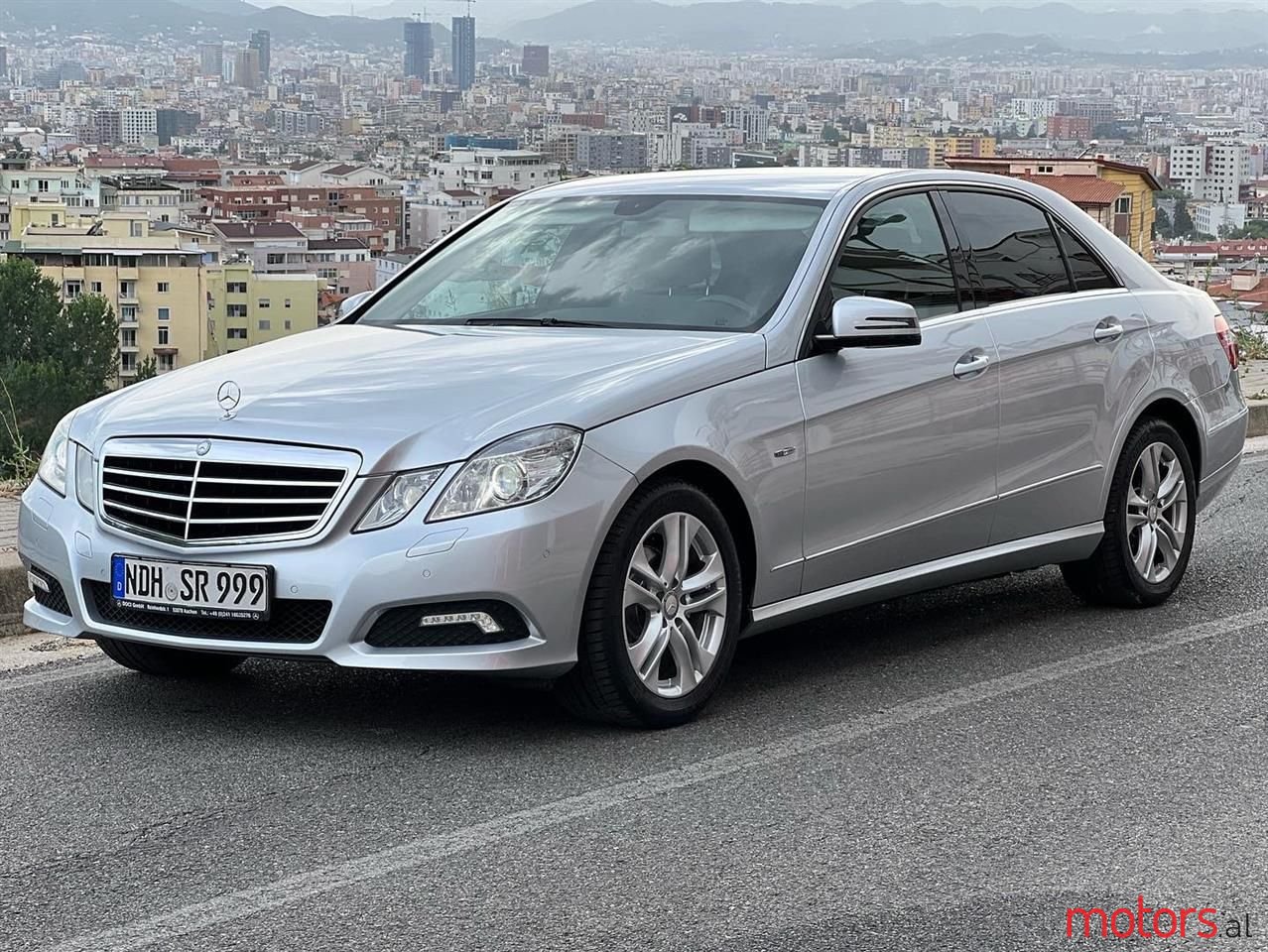 2009' Mercedes-Benz E 220 photo #3