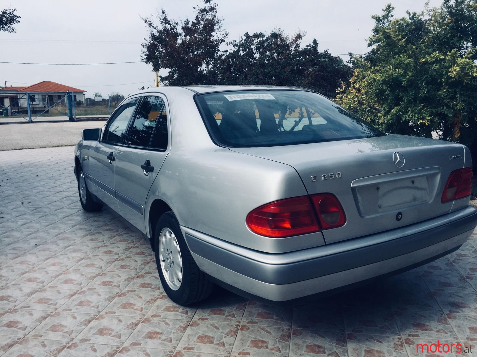 1996' Mercedes-Benz E-Class E250 photo #4