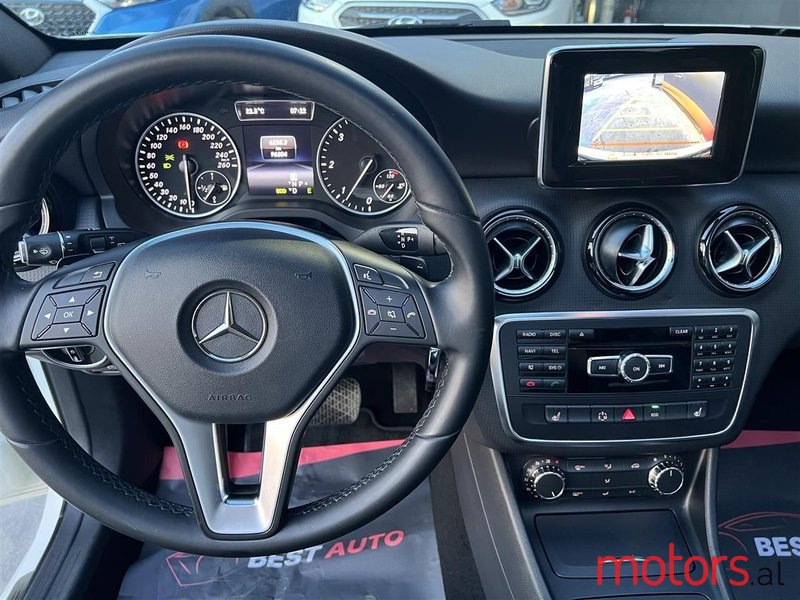 2013' Mercedes-Benz A 200 photo #2