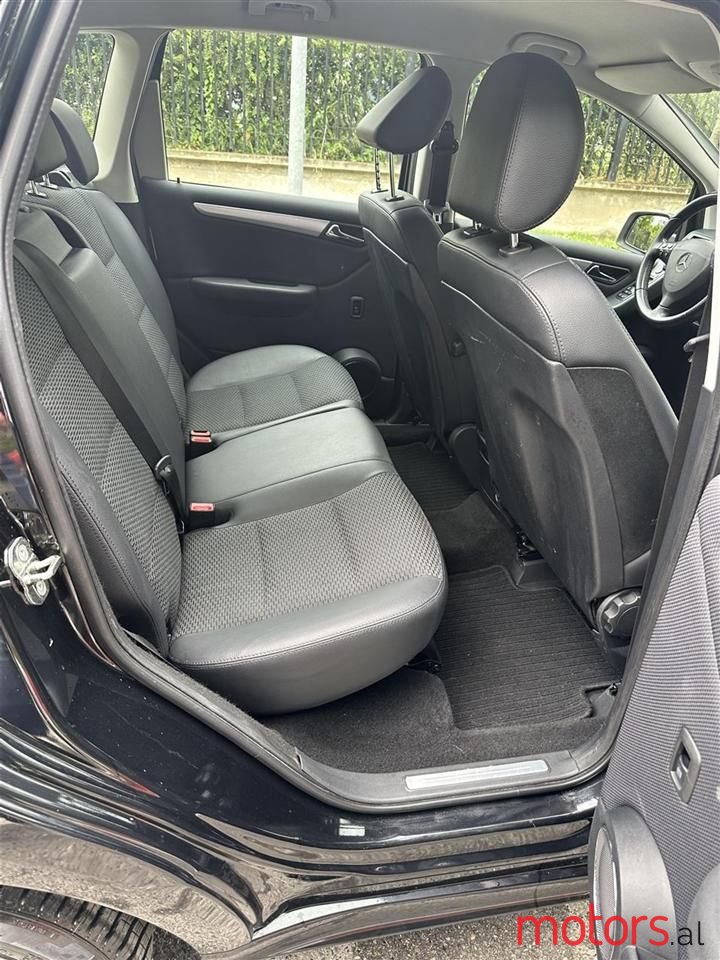 2010' Mercedes-Benz A 180 photo #6