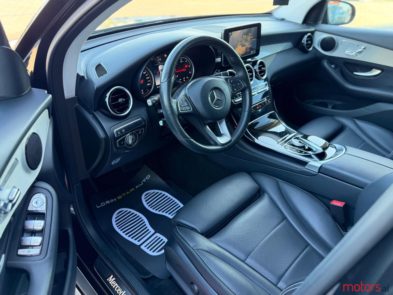 2018' Mercedes-Benz GLC 220 photo #2