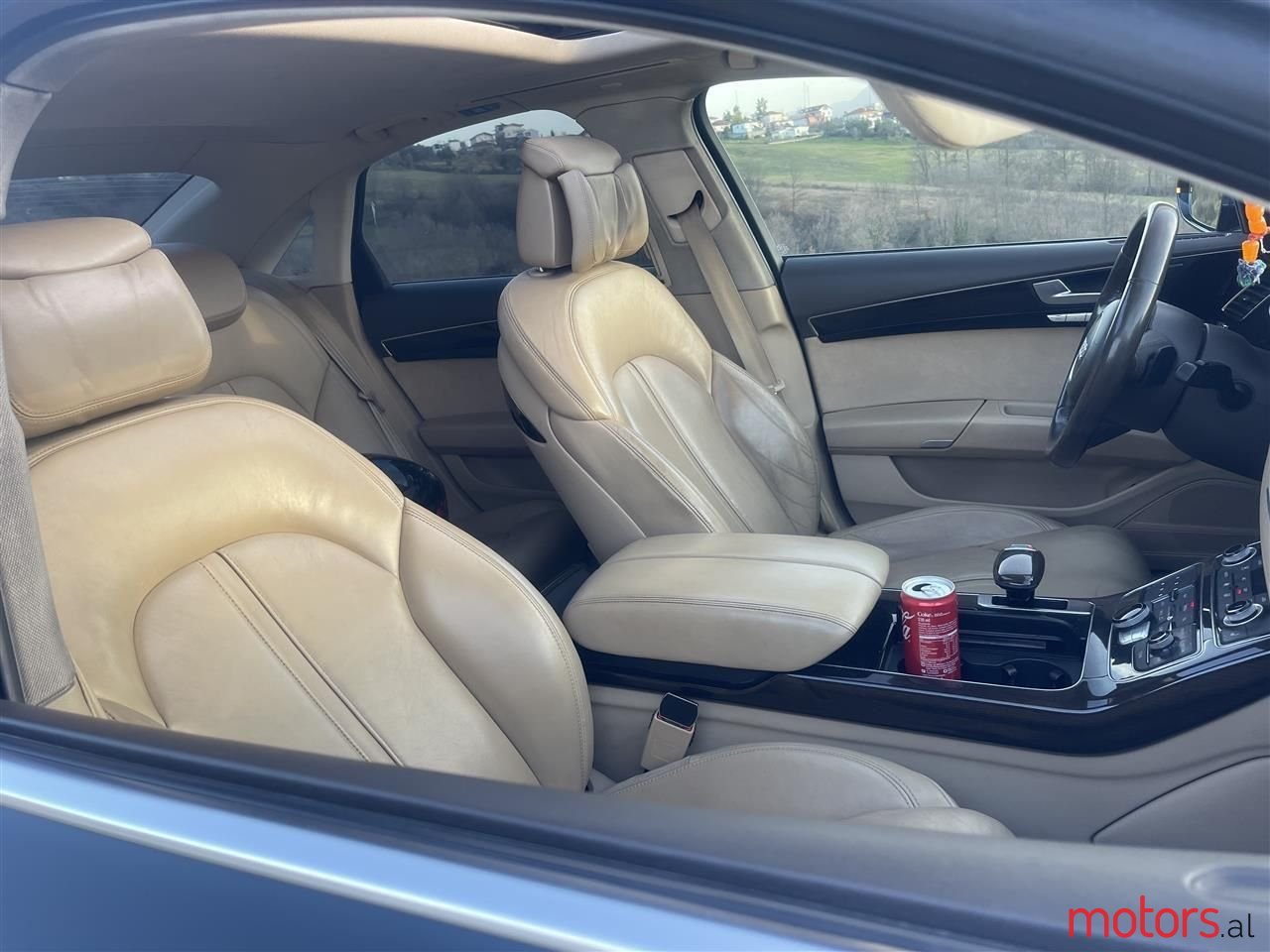 2011' Audi A8 photo #3