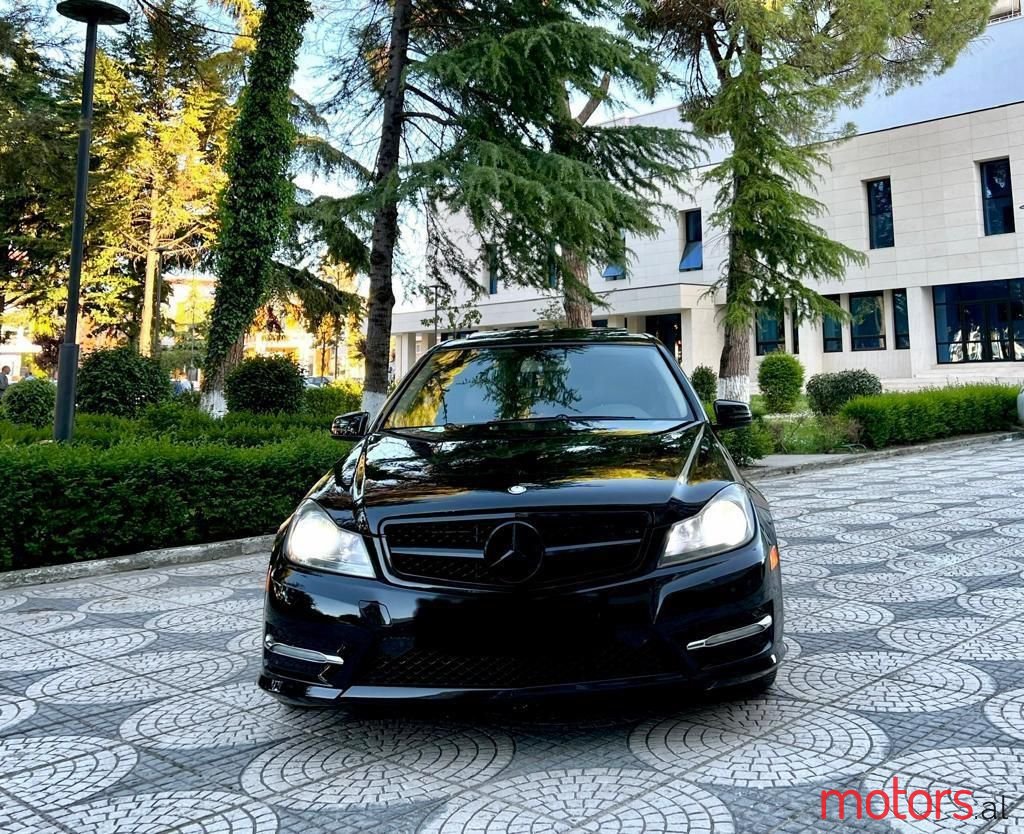 2012' Mercedes-Benz C 300 photo #4