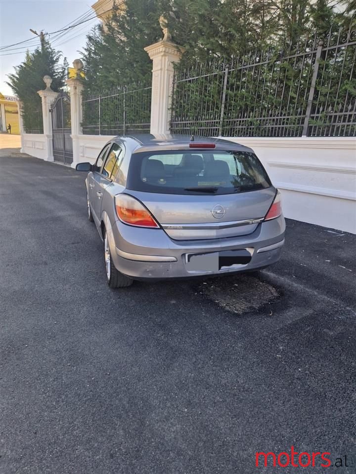 2005' Opel Astra photo #4