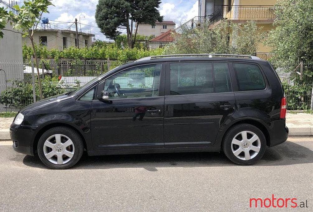 2006' Volkswagen Touran photo #1