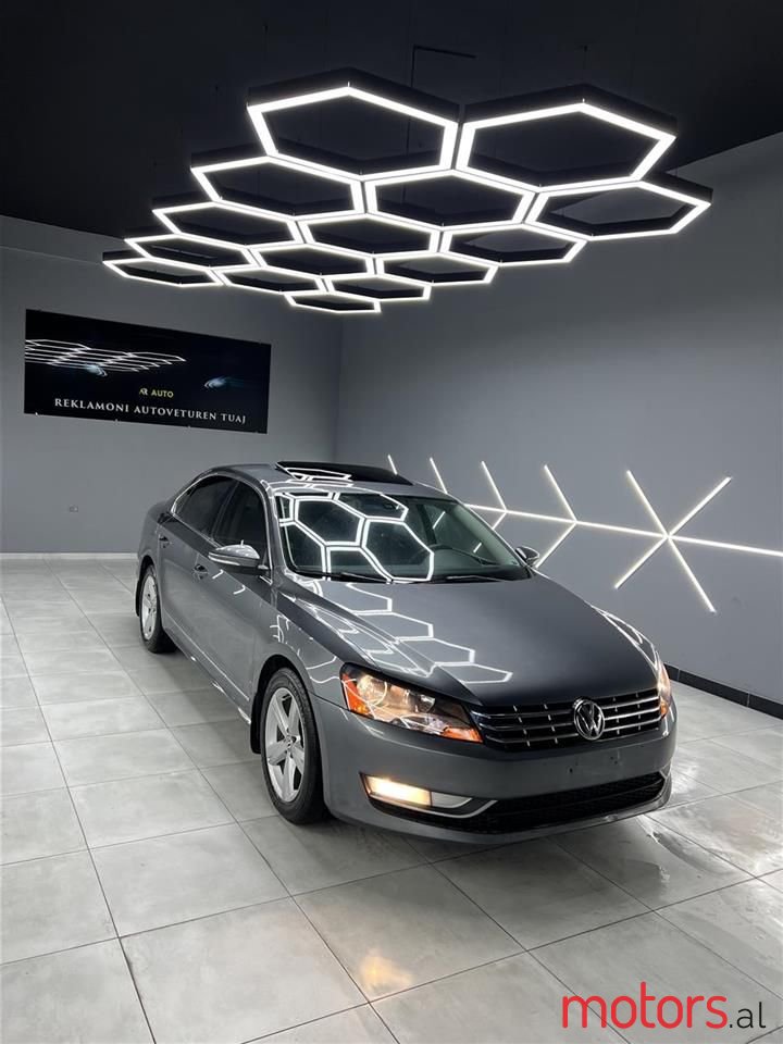 2012' Volkswagen Passat photo #4