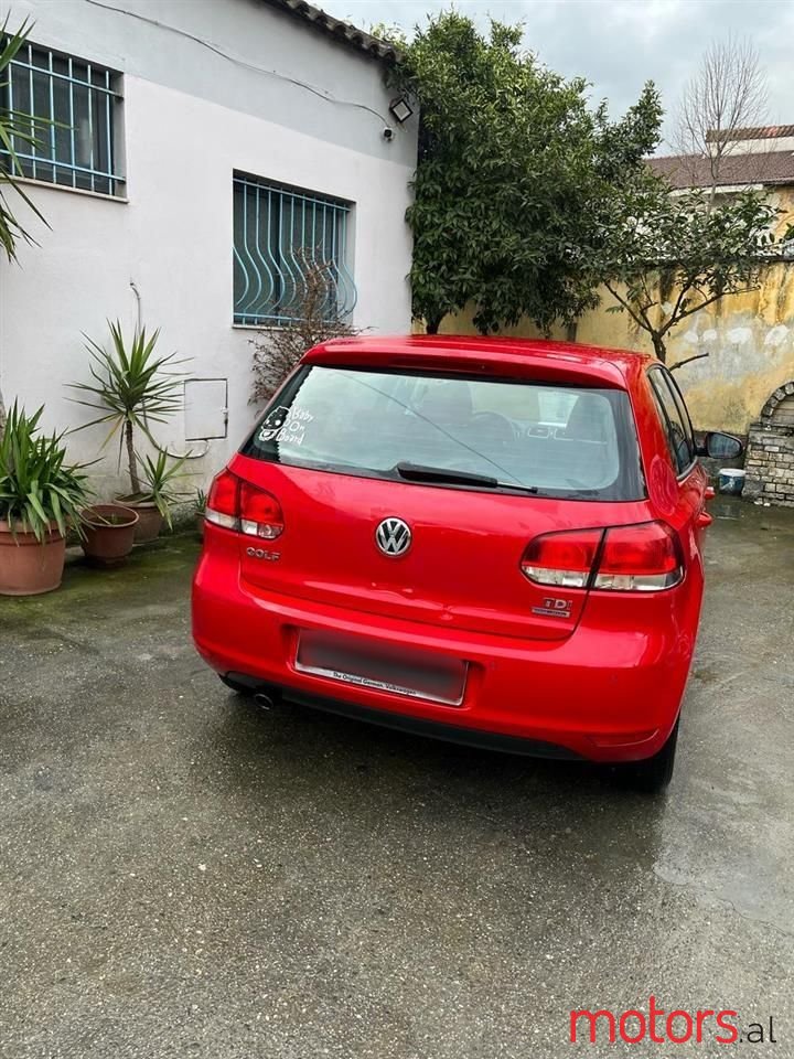 2010' Volkswagen Golf photo #2
