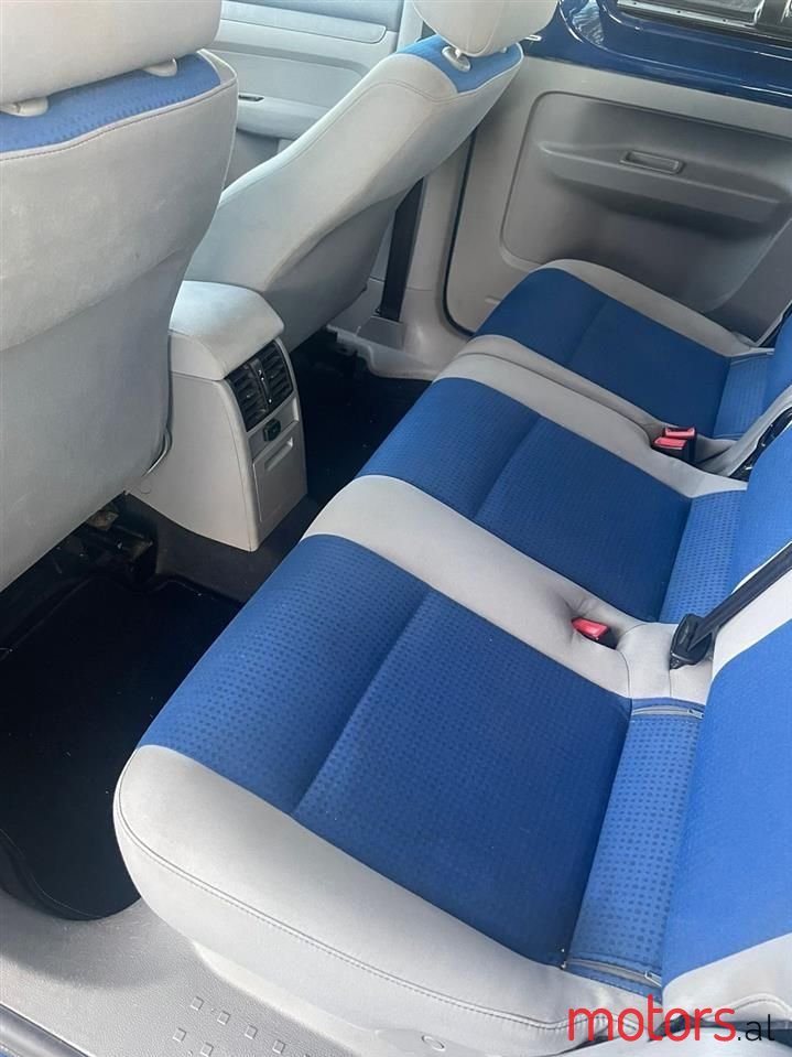 2009' Volkswagen Caddy photo #3