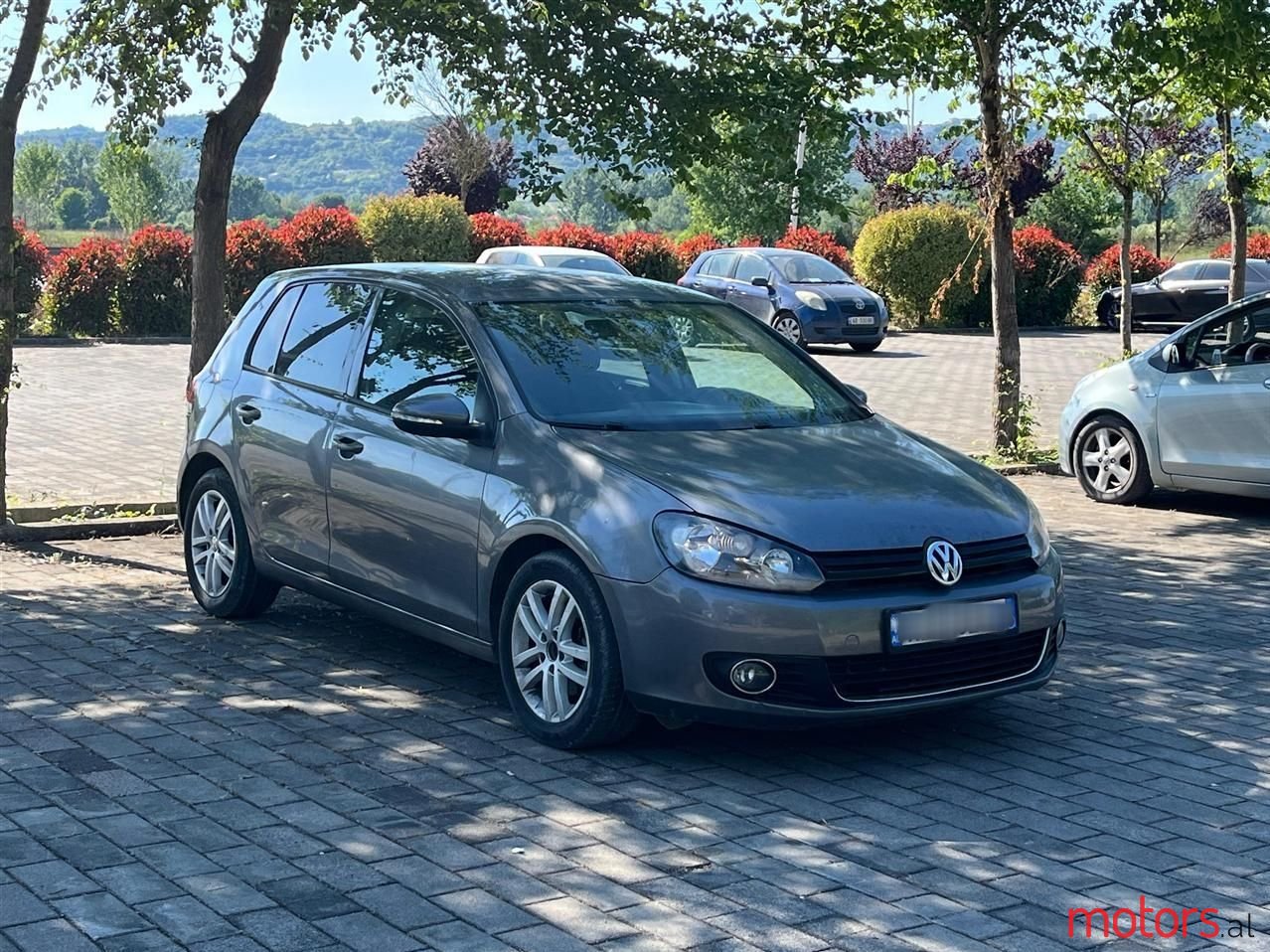 2010' Volkswagen Golf photo #2