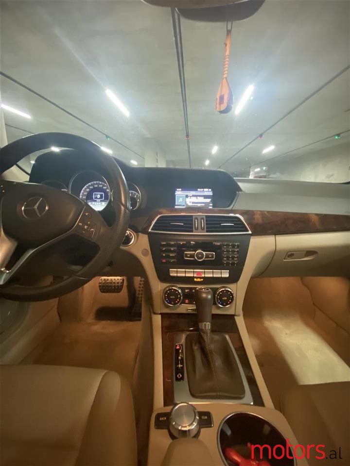 2012' Mercedes-Benz C 300 photo #3