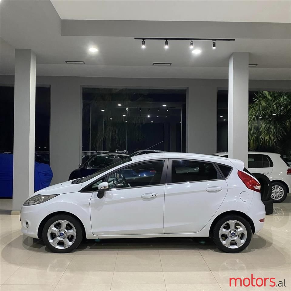 2011' Ford Fiesta photo #3