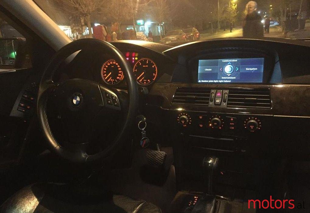 2006' BMW 530 photo #2