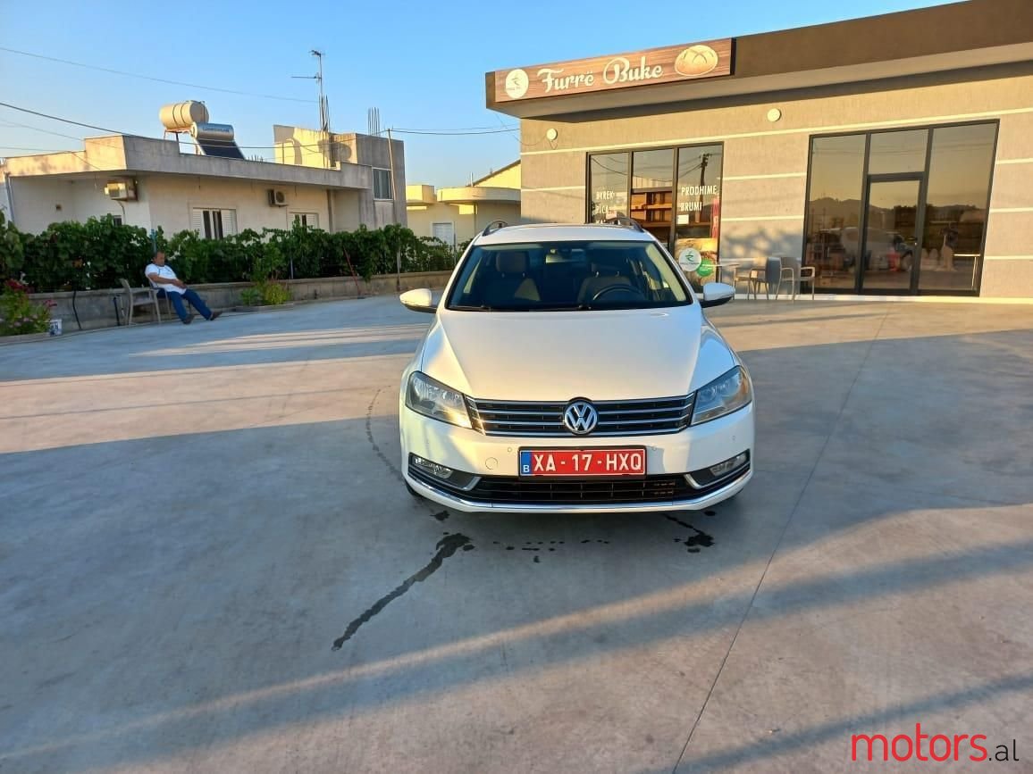 2015' Volkswagen Passat photo #1