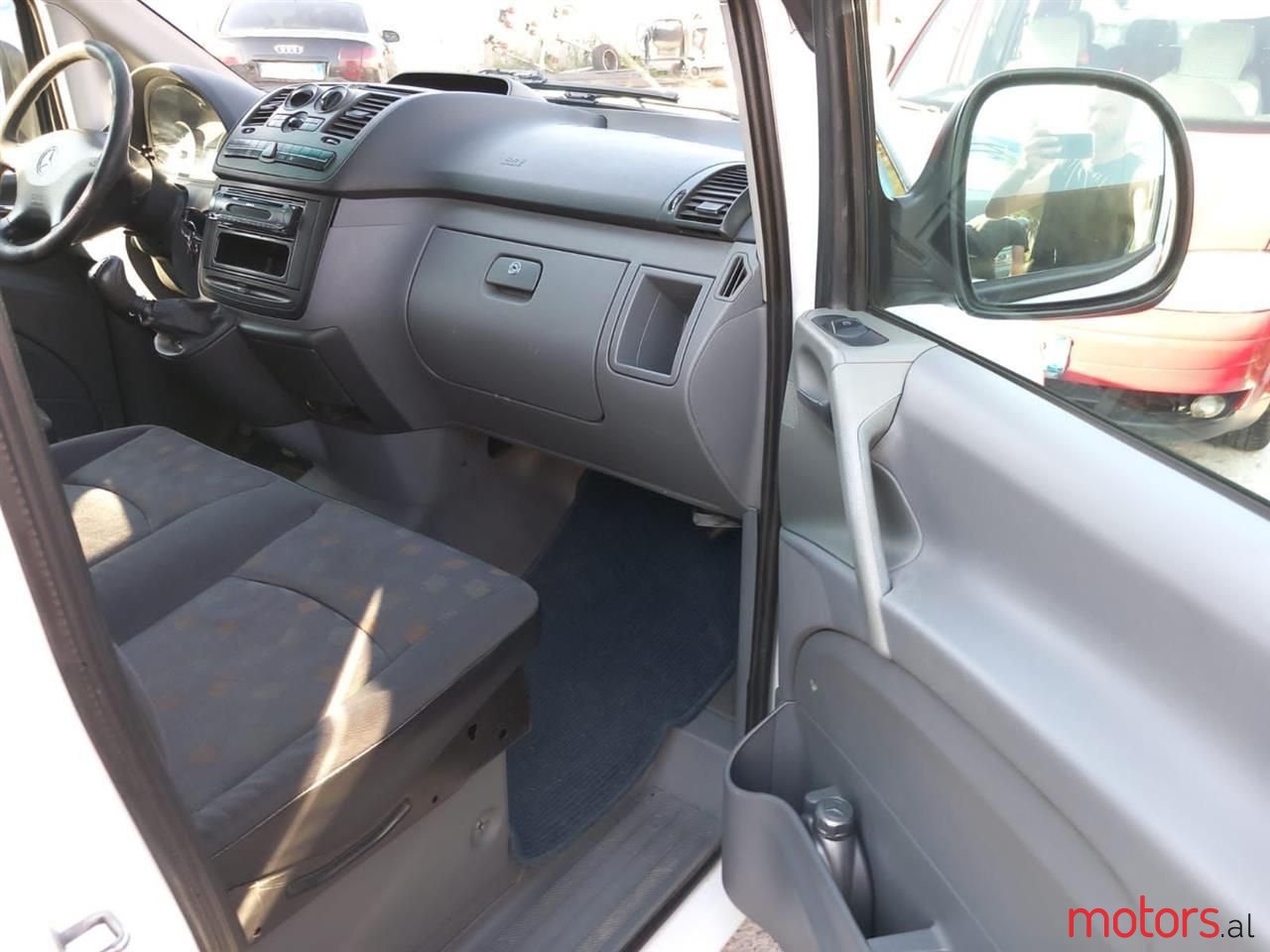 2007' Mercedes-Benz V 220 photo #6