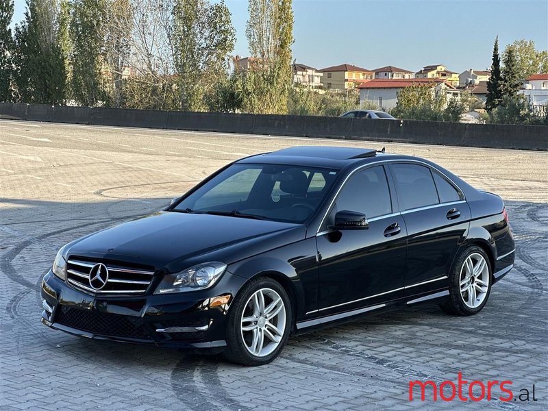 2012' Mercedes-Benz C 300 photo #1