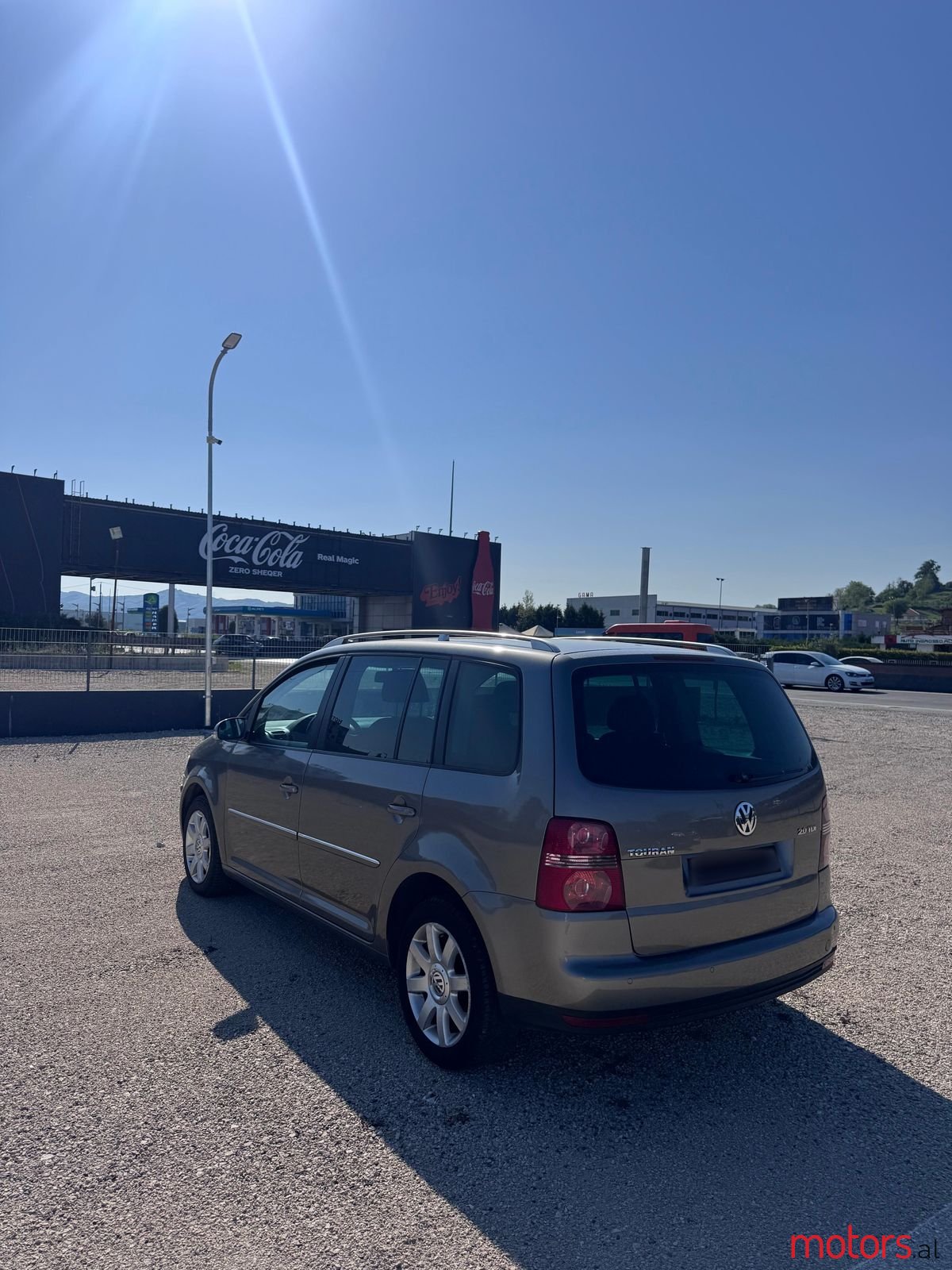 2007' Volkswagen Touran photo #4