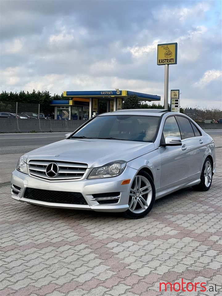 2012' Mercedes-Benz C 300 photo #1