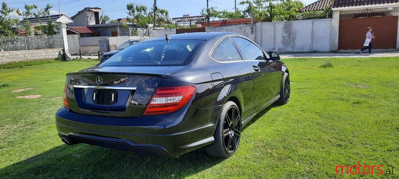 2011' Mercedes-Benz C 180 photo #2