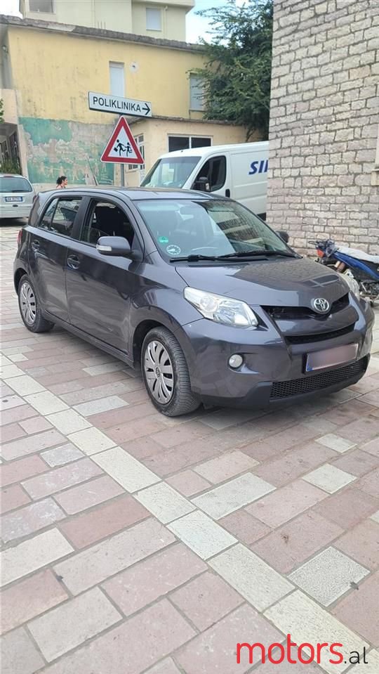 2009' Toyota Urban Cruiser photo #2