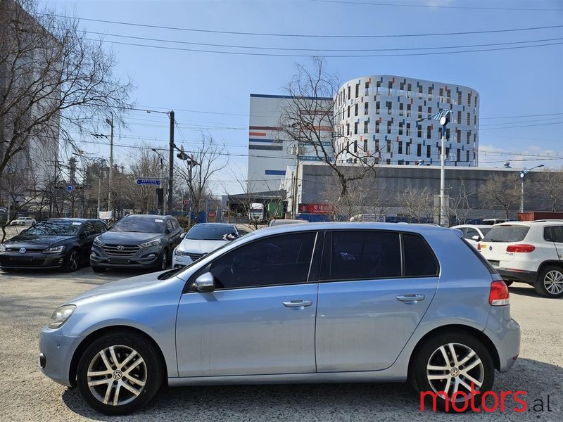 2011' Volkswagen Golf photo #1