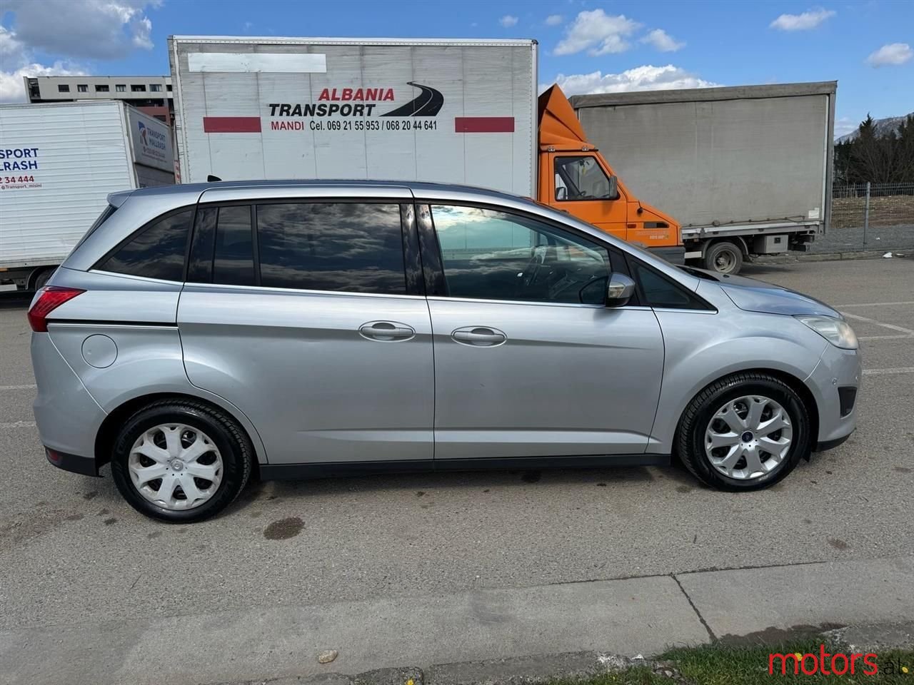 2012' Ford Grand  C-Max photo #5