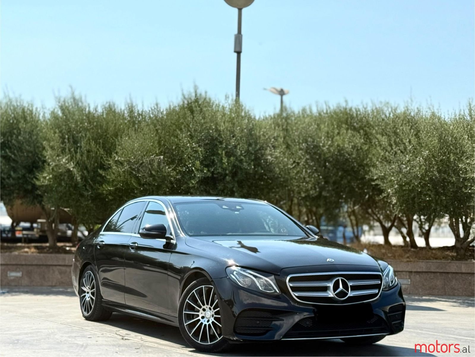 2017' Mercedes-Benz E 220 photo #2