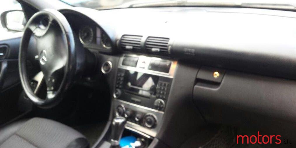 2005' Mercedes-Benz C 220 photo #1