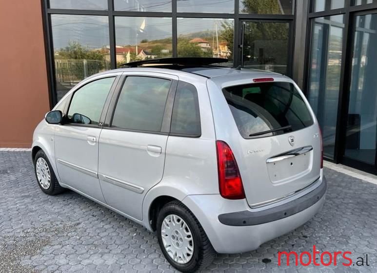 2005' Lancia Musa photo #4